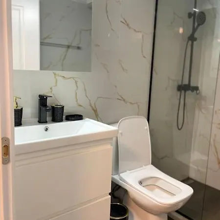 Apartment Modern Duplex 207 Near American Embassy *